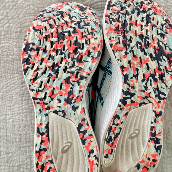 ASICS White and Orange Athletic Shoes W9 - Picture 3 of 7